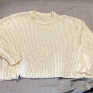 Cream sweater long sleeves women’s size M